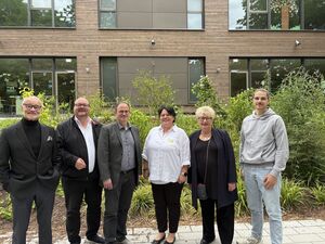 Foto v.l.: Fritz Naumann, Thorsten Schneider, Ingo Schneider, Natalie Erkens, Marion Lipinski-Naumann, Vincenc Schulz